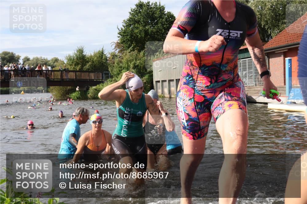 31.08.2025 - Elbe Triathlon Hamburg Luisa Fischer http://msf.ph/oto/8685967 31.08.2025 10:42:12 Schwimmen 1357, 1395, 1407, 1410, 1411, 1413, 1416, 1425, 1433, 1436, 1450 meine-sportfotos.de