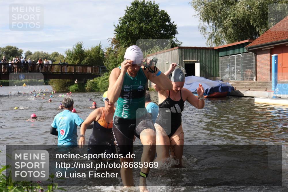 31.08.2025 - Elbe Triathlon Hamburg Luisa Fischer http://msf.ph/oto/8685969 31.08.2025 10:42:13 Schwimmen 1357, 1395, 1407, 1410, 1411, 1416, 1425, 1433, 1436, 1450 meine-sportfotos.de
