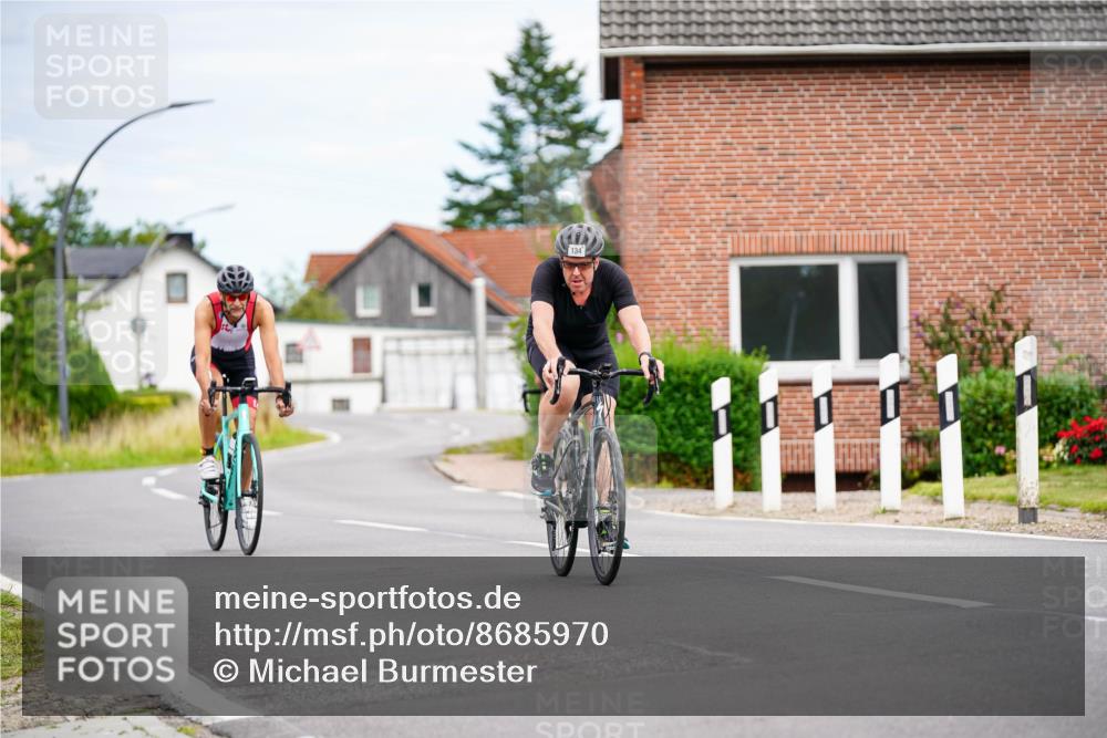 31.08.2025 - Elbe Triathlon Hamburg Michael Burmester http://msf.ph/oto/8685970 31.08.2025 14:14:55 Radfahren 127 meine-sportfotos.de