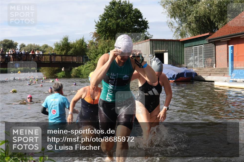 31.08.2025 - Elbe Triathlon Hamburg Luisa Fischer http://msf.ph/oto/8685972 31.08.2025 10:42:13 Schwimmen 1357, 1395, 1407, 1410, 1411, 1416, 1425, 1433, 1436, 1450 meine-sportfotos.de