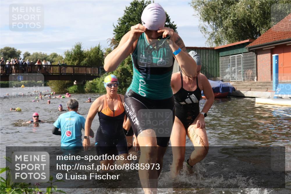31.08.2025 - Elbe Triathlon Hamburg Luisa Fischer http://msf.ph/oto/8685973 31.08.2025 10:42:13 Schwimmen 1357, 1395, 1407, 1410, 1411, 1416, 1425, 1433, 1436, 1450 meine-sportfotos.de