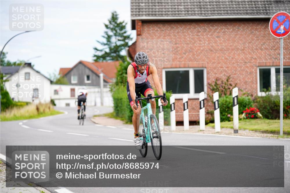 31.08.2025 - Elbe Triathlon Hamburg Michael Burmester http://msf.ph/oto/8685974 31.08.2025 14:14:56 Radfahren 127 meine-sportfotos.de