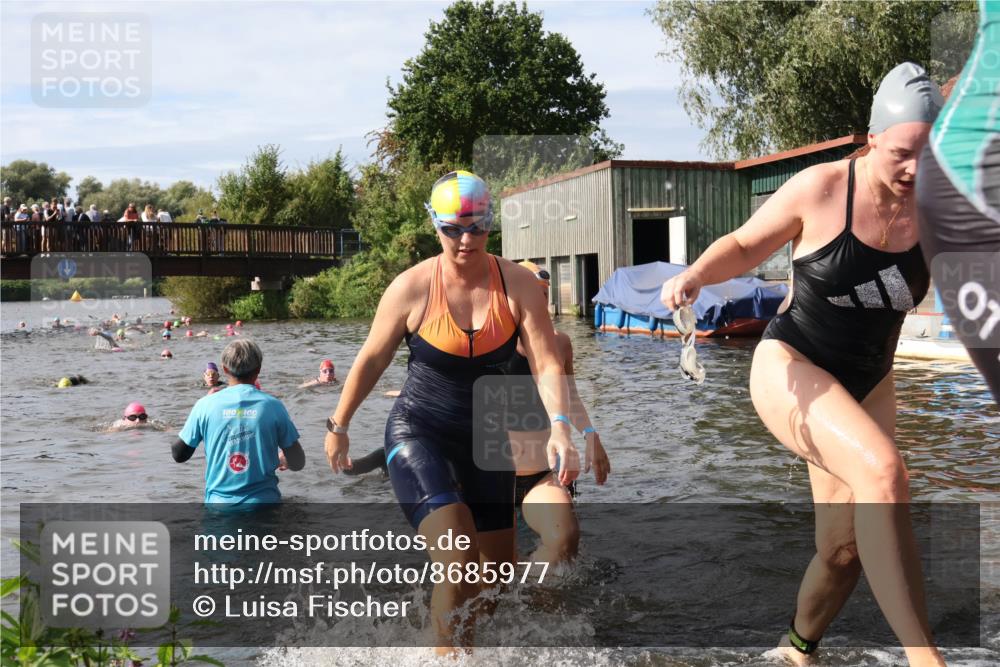 31.08.2025 - Elbe Triathlon Hamburg Luisa Fischer http://msf.ph/oto/8685977 31.08.2025 10:42:14 Schwimmen 1357, 1395, 1407, 1410, 1411, 1416, 1425, 1433, 1436, 1450 meine-sportfotos.de