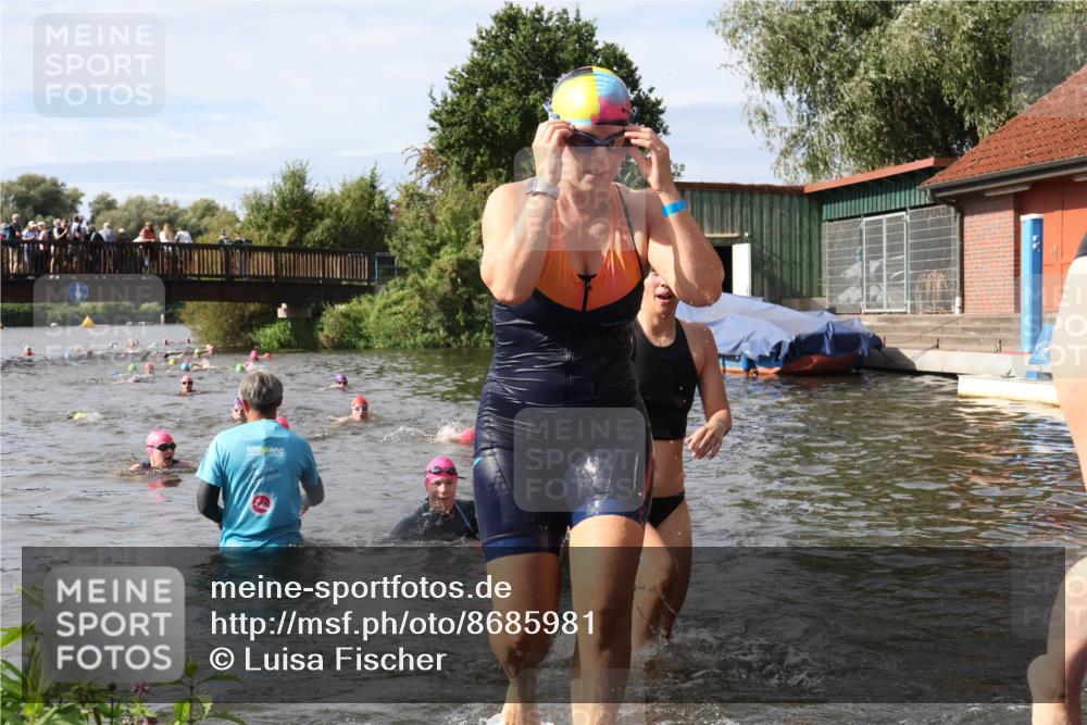 31.08.2025 - Elbe Triathlon Hamburg Luisa Fischer http://msf.ph/oto/8685981 31.08.2025 10:42:15 Schwimmen 1357, 1395, 1407, 1410, 1411, 1416, 1422, 1425, 1433, 1436 meine-sportfotos.de