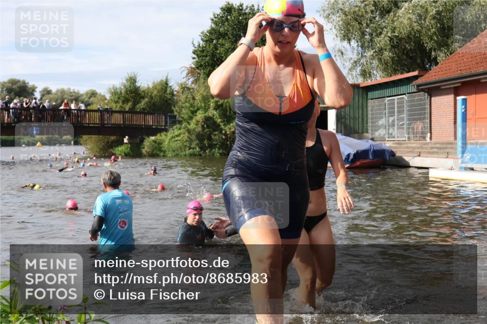 31.08.2025 - Elbe Triathlon Hamburg Luisa Fischer http://msf.ph/oto/8685983 31.08.2025 10:42:15 Schwimmen 1357, 1395, 1407, 1410, 1411, 1416, 1422, 1425, 1433, 1436 meine-sportfotos.de