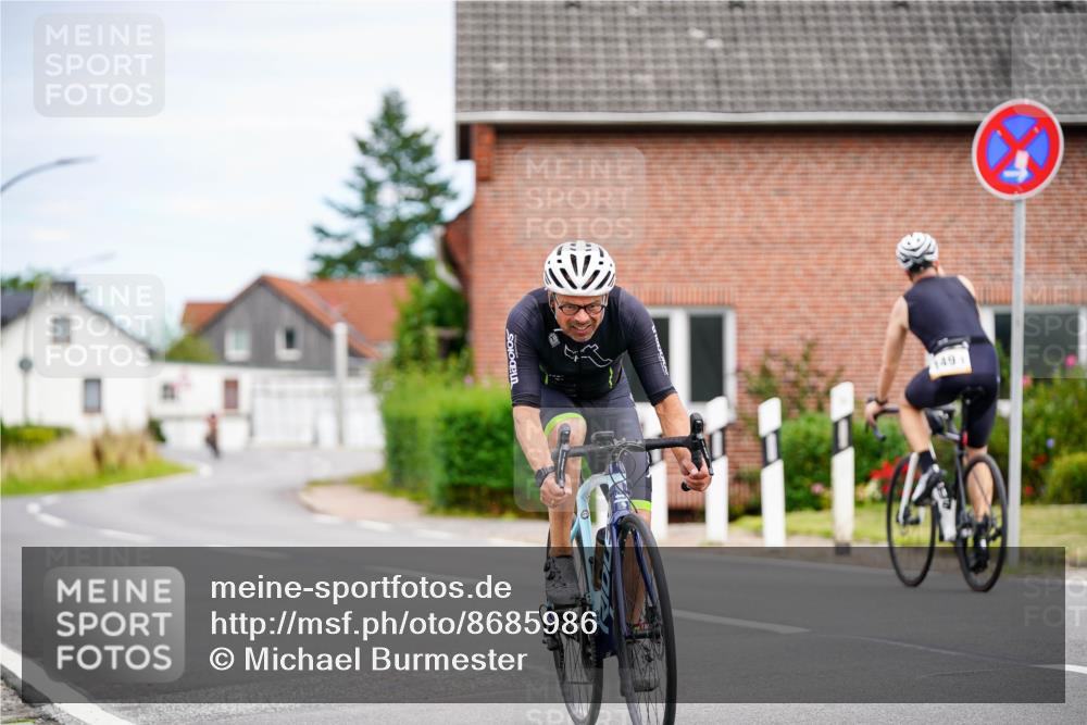 31.08.2025 - Elbe Triathlon Hamburg Michael Burmester http://msf.ph/oto/8685986 31.08.2025 14:15:09 Radfahren  meine-sportfotos.de