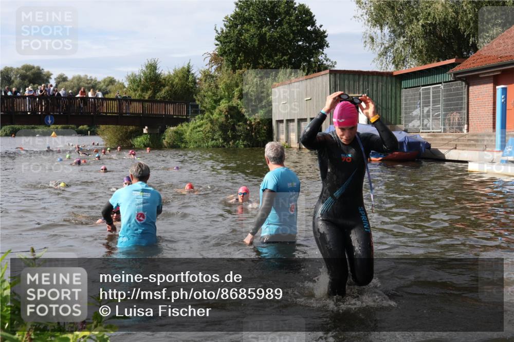 31.08.2025 - Elbe Triathlon Hamburg Luisa Fischer http://msf.ph/oto/8685989 31.08.2025 10:42:18 Schwimmen 1357, 1407, 1410, 1422, 1433, 1436 meine-sportfotos.de