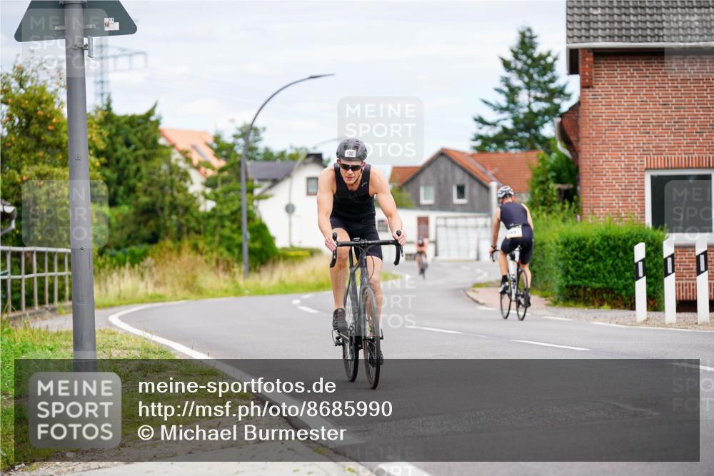 31.08.2025 - Elbe Triathlon Hamburg Michael Burmester http://msf.ph/oto/8685990 31.08.2025 14:15:11 Radfahren  meine-sportfotos.de