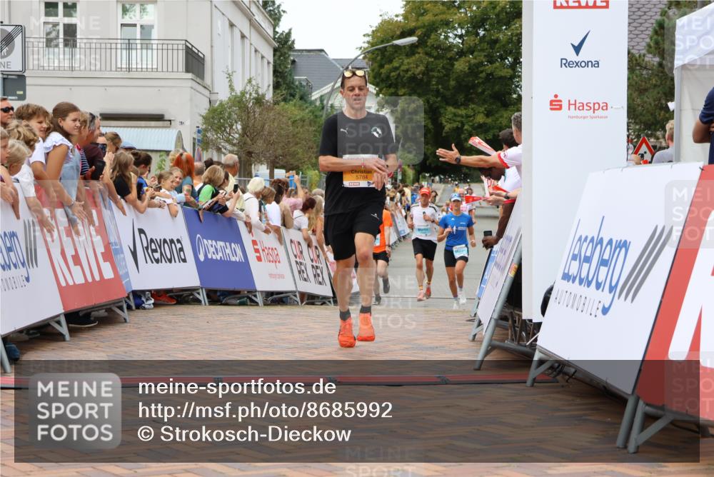 31.08.2025 - 21. Blankeneser Heldenlauf Strokosch-Dieckow http://msf.ph/oto/8685992 31.08.2025 12:00:32 Ziel 5784, 4144, 4394, 4395 meine-sportfotos.de