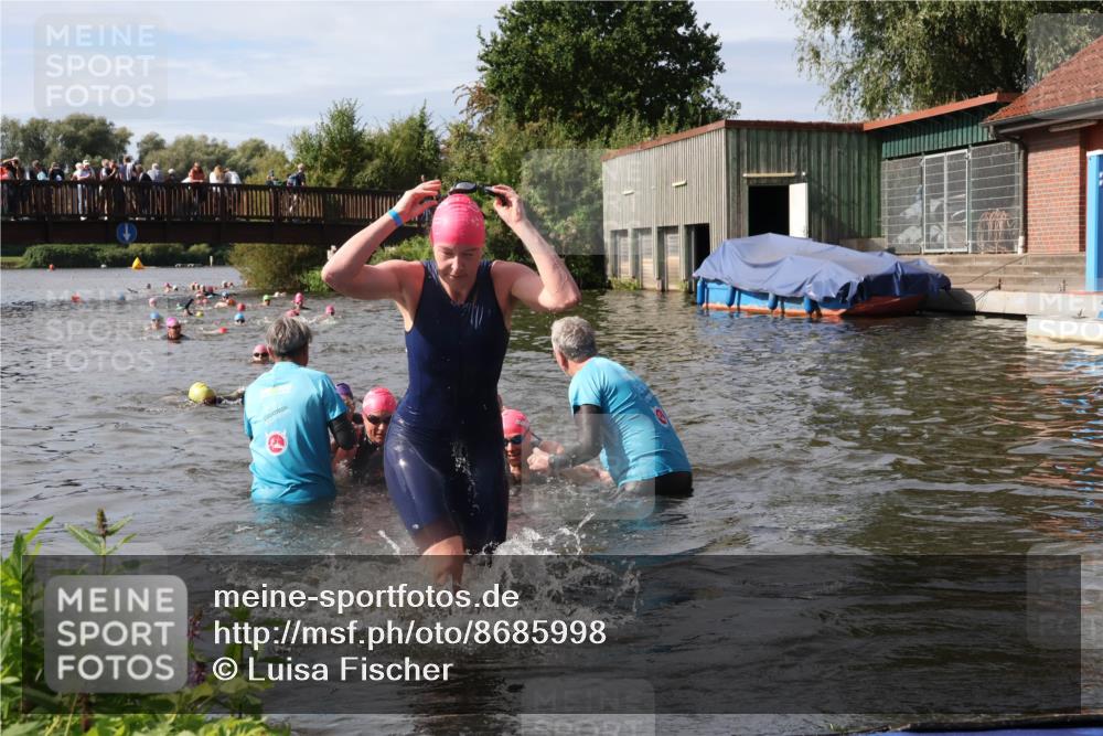 31.08.2025 - Elbe Triathlon Hamburg Luisa Fischer http://msf.ph/oto/8685998 31.08.2025 10:42:24 Schwimmen 1398, 1400, 1422, 1436, 1458 meine-sportfotos.de