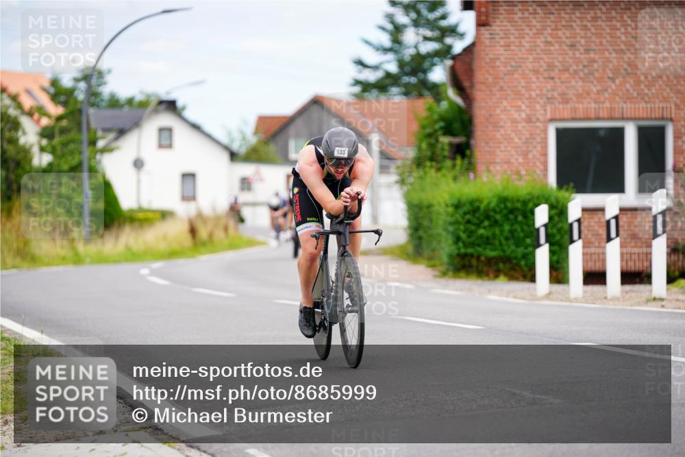 31.08.2025 - Elbe Triathlon Hamburg Michael Burmester http://msf.ph/oto/8685999 31.08.2025 14:15:17 Radfahren  meine-sportfotos.de