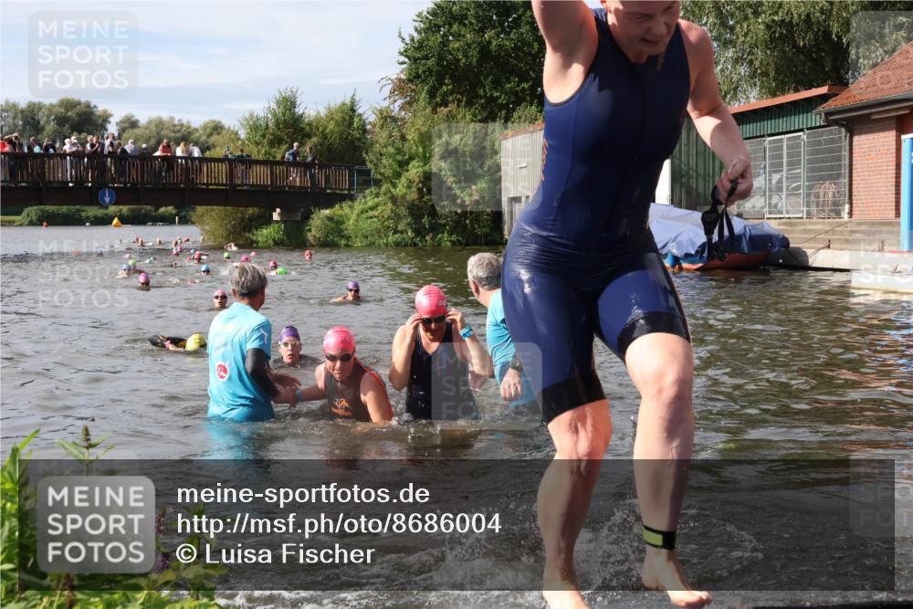 31.08.2025 - Elbe Triathlon Hamburg Luisa Fischer http://msf.ph/oto/8686004 31.08.2025 10:42:25 Schwimmen 1398, 1400, 1422, 1458 meine-sportfotos.de