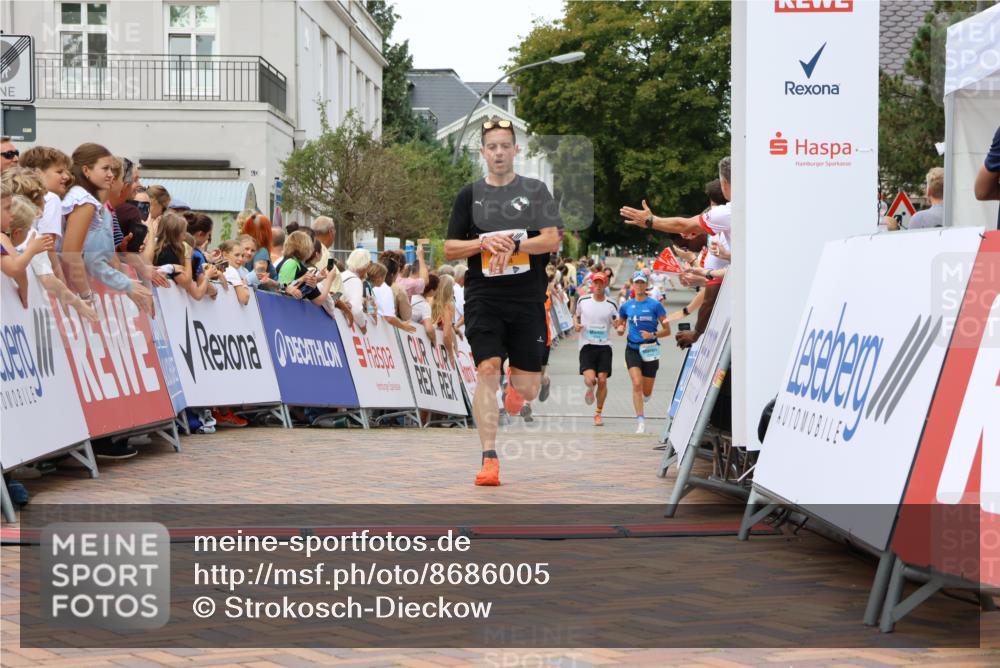 31.08.2025 - 21. Blankeneser Heldenlauf Strokosch-Dieckow http://msf.ph/oto/8686005 31.08.2025 12:00:32 Ziel 5784, 4144, 4394, 4395 meine-sportfotos.de