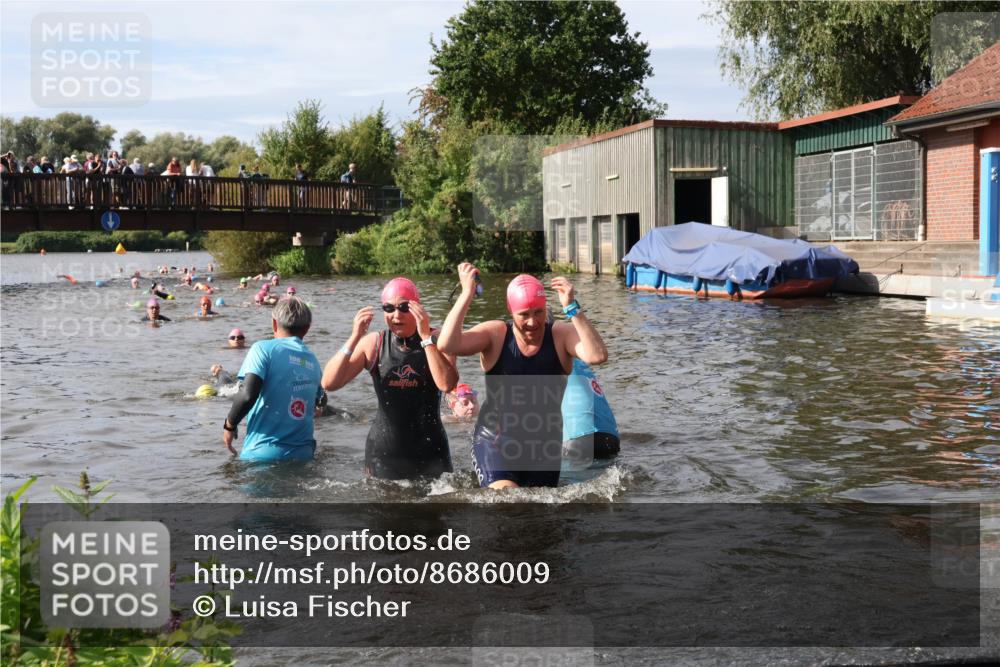 31.08.2025 - Elbe Triathlon Hamburg Luisa Fischer http://msf.ph/oto/8686009 31.08.2025 10:42:26 Schwimmen 1398, 1400, 1422, 1458 meine-sportfotos.de
