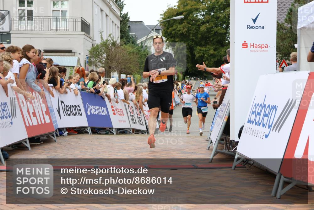 31.08.2025 - 21. Blankeneser Heldenlauf Strokosch-Dieckow http://msf.ph/oto/8686014 31.08.2025 12:00:32 Ziel 5784, 4144, 4394, 4395 meine-sportfotos.de