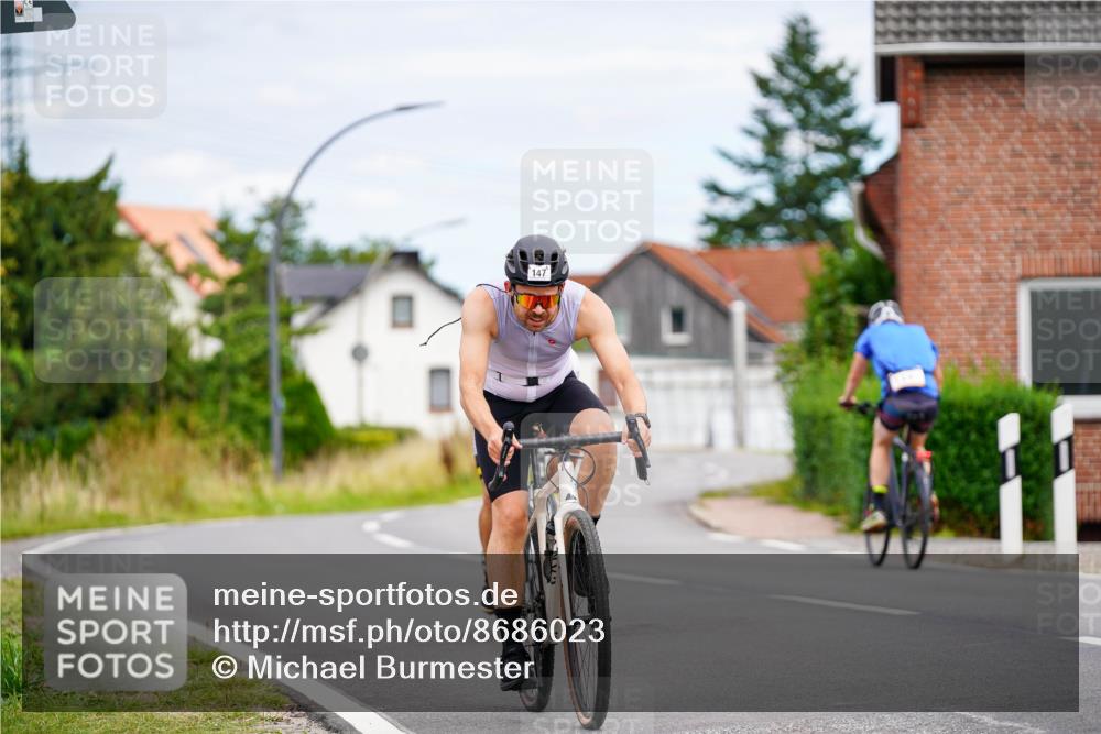 31.08.2025 - Elbe Triathlon Hamburg Michael Burmester http://msf.ph/oto/8686023 31.08.2025 14:15:28 Radfahren 135, 136, 147 meine-sportfotos.de