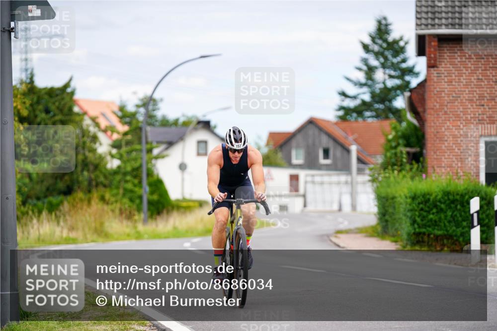 31.08.2025 - Elbe Triathlon Hamburg Michael Burmester http://msf.ph/oto/8686034 31.08.2025 14:15:49 Radfahren 157 meine-sportfotos.de