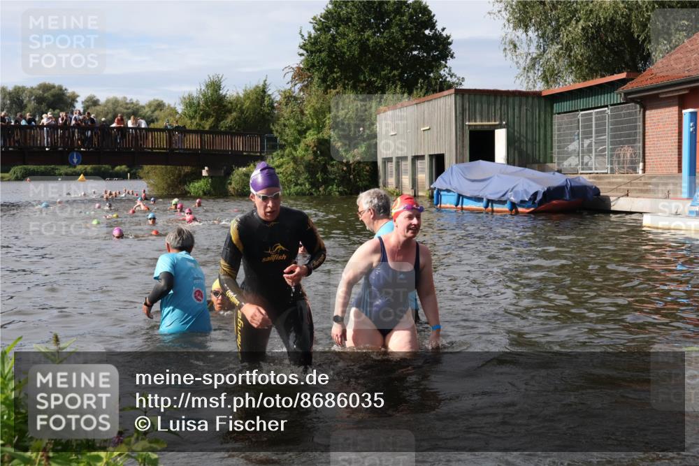 31.08.2025 - Elbe Triathlon Hamburg Luisa Fischer http://msf.ph/oto/8686035 31.08.2025 10:42:31 Schwimmen 1398, 1399, 1400, 1458, 1495 meine-sportfotos.de