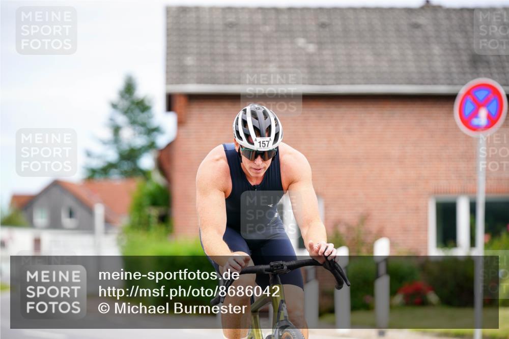 31.08.2025 - Elbe Triathlon Hamburg Michael Burmester http://msf.ph/oto/8686042 31.08.2025 14:15:50 Radfahren 157 meine-sportfotos.de