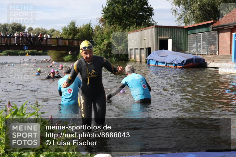 31.08.2025 - Elbe Triathlon Hamburg Luisa Fischer http://msf.ph/oto/8686043 31.08.2025 10:42:37 Schwimmen 1390, 1398, 1399, 1457, 1495 meine-sportfotos.de