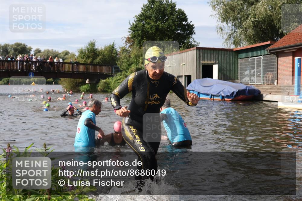 31.08.2025 - Elbe Triathlon Hamburg Luisa Fischer http://msf.ph/oto/8686049 31.08.2025 10:42:38 Schwimmen 1390, 1399, 1457, 1495 meine-sportfotos.de
