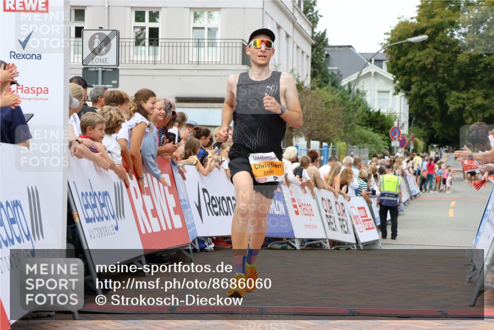 31.08.2025 - 21. Blankeneser Heldenlauf Strokosch-Dieckow http://msf.ph/oto/8686060 31.08.2025 12:00:19 Ziel 5146, 4218, 4304 meine-sportfotos.de