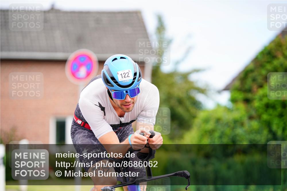 31.08.2025 - Elbe Triathlon Hamburg Michael Burmester http://msf.ph/oto/8686062 31.08.2025 14:16:10 Radfahren 122, 129, 131 meine-sportfotos.de