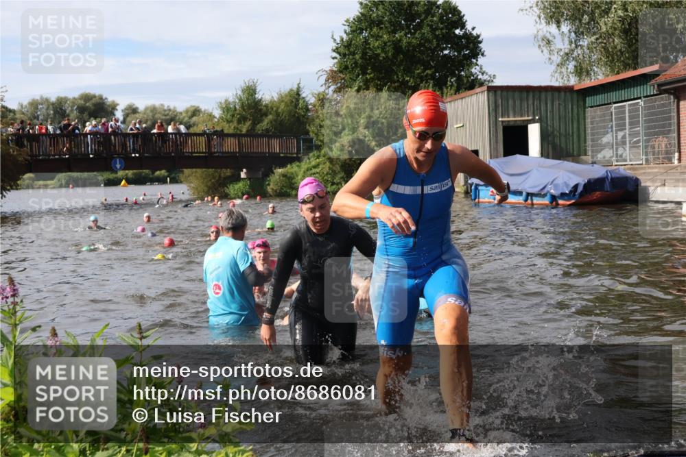31.08.2025 - Elbe Triathlon Hamburg Luisa Fischer http://msf.ph/oto/8686081 31.08.2025 10:42:53 Schwimmen 988, 1358, 1366, 1383, 1394, 1435, 1474, 1481 meine-sportfotos.de