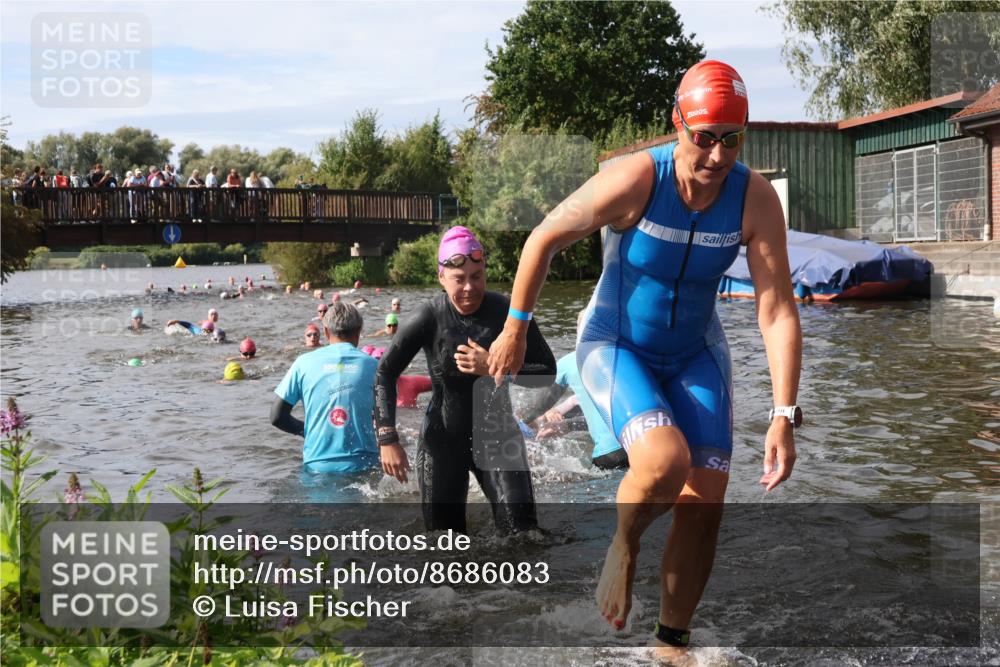 31.08.2025 - Elbe Triathlon Hamburg Luisa Fischer http://msf.ph/oto/8686083 31.08.2025 10:42:53 Schwimmen 988, 1358, 1366, 1383, 1394, 1435, 1474, 1481 meine-sportfotos.de