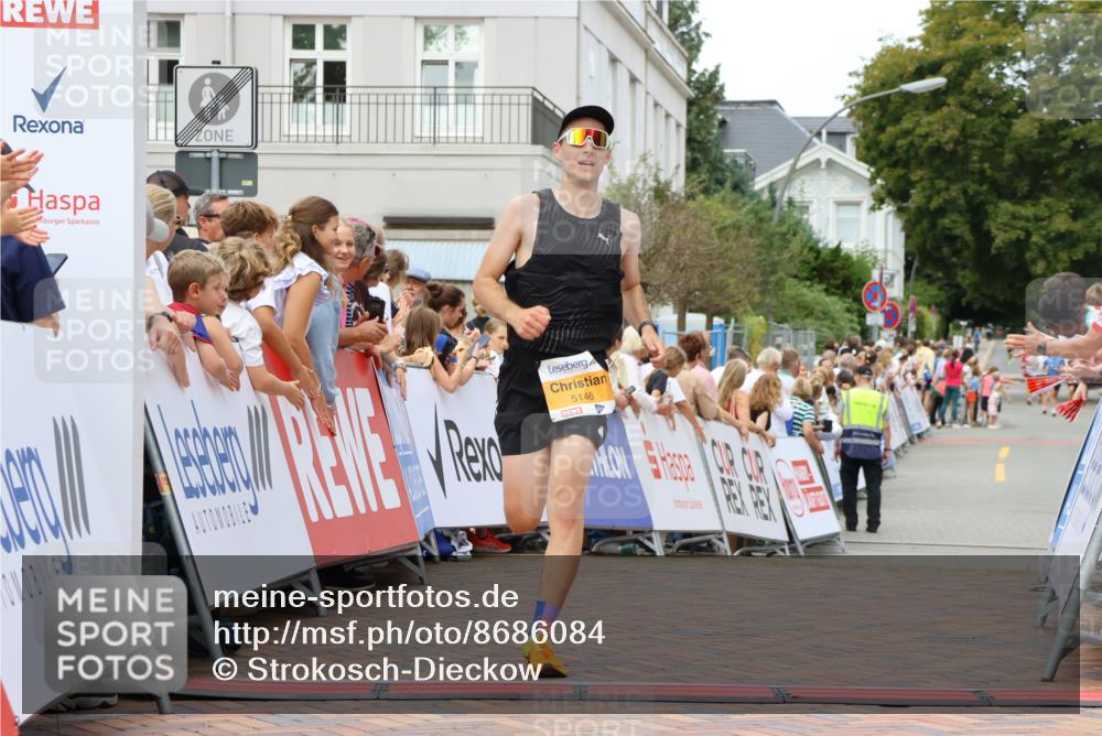 31.08.2025 - 21. Blankeneser Heldenlauf Strokosch-Dieckow http://msf.ph/oto/8686084 31.08.2025 12:00:19 Ziel 5146, 4218, 4304 meine-sportfotos.de