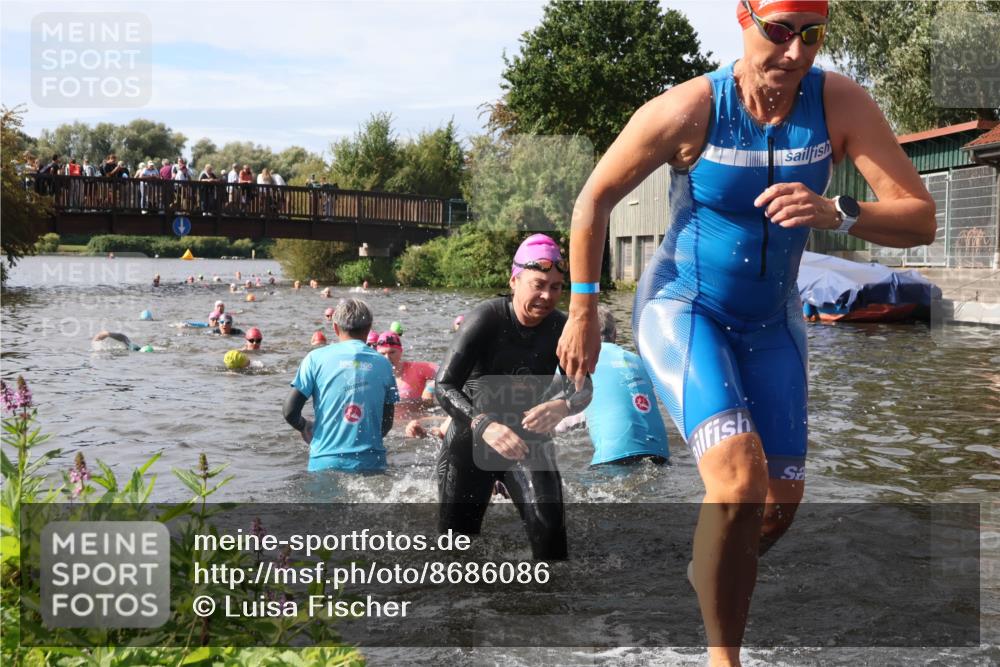 31.08.2025 - Elbe Triathlon Hamburg Luisa Fischer http://msf.ph/oto/8686086 31.08.2025 10:42:54 Schwimmen 988, 1358, 1366, 1383, 1394, 1435, 1474, 1481 meine-sportfotos.de