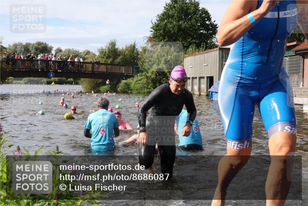 31.08.2025 - Elbe Triathlon Hamburg Luisa Fischer http://msf.ph/oto/8686087 31.08.2025 10:42:54 Schwimmen 988, 1358, 1366, 1383, 1394, 1435, 1474, 1481 meine-sportfotos.de
