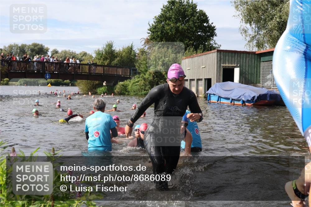 31.08.2025 - Elbe Triathlon Hamburg Luisa Fischer http://msf.ph/oto/8686089 31.08.2025 10:42:54 Schwimmen 988, 1358, 1366, 1383, 1394, 1435, 1474, 1481 meine-sportfotos.de