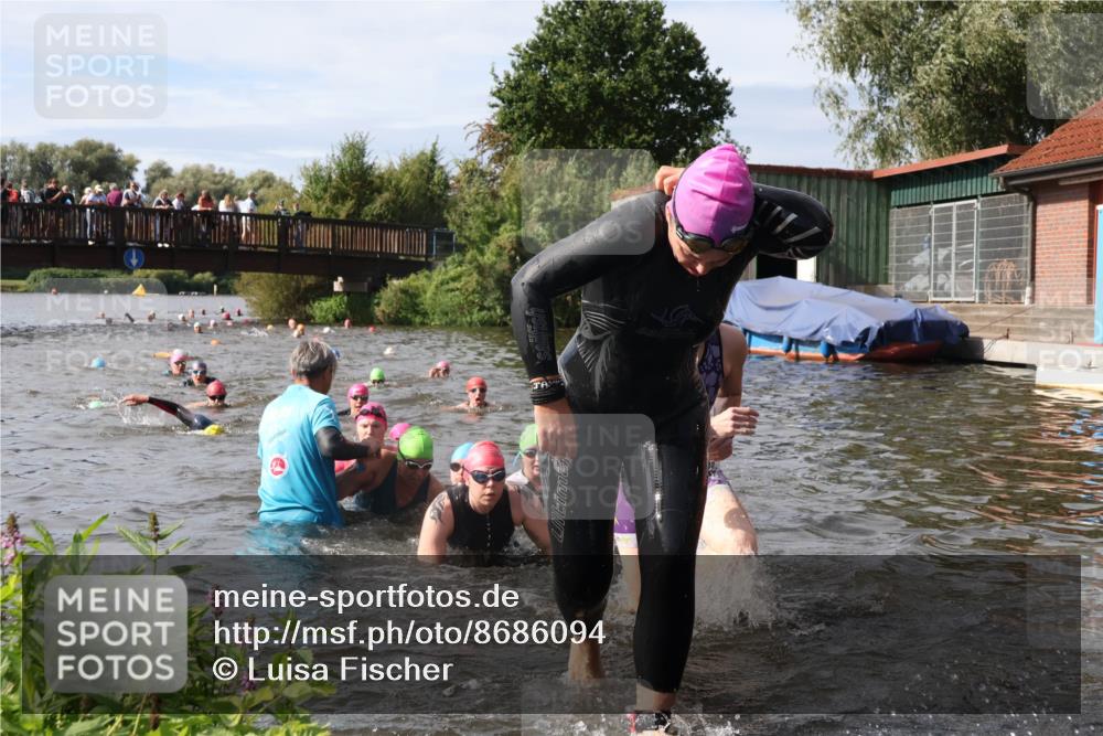 31.08.2025 - Elbe Triathlon Hamburg Luisa Fischer http://msf.ph/oto/8686094 31.08.2025 10:42:55 Schwimmen 988, 1358, 1366, 1383, 1394, 1414, 1435, 1474, 1481 meine-sportfotos.de