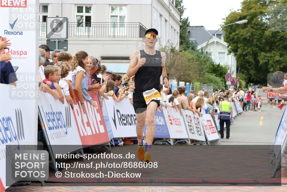 31.08.2025 - 21. Blankeneser Heldenlauf Strokosch-Dieckow http://msf.ph/oto/8686098 31.08.2025 12:00:19 Ziel 5146, 4218, 4304 meine-sportfotos.de