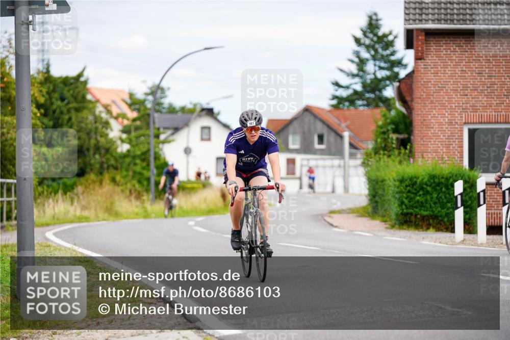 31.08.2025 - Elbe Triathlon Hamburg Michael Burmester http://msf.ph/oto/8686103 31.08.2025 14:16:35 Radfahren 150, 161 meine-sportfotos.de