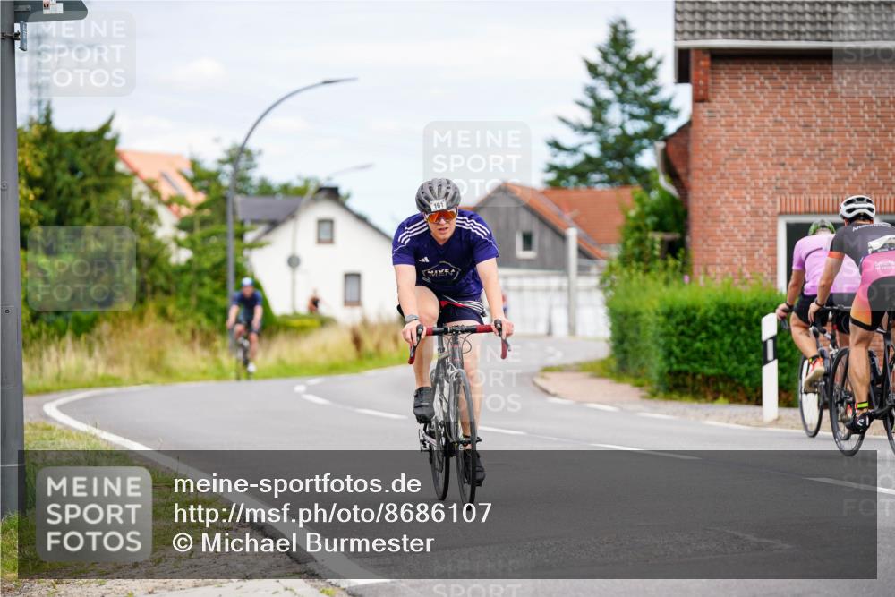 31.08.2025 - Elbe Triathlon Hamburg Michael Burmester http://msf.ph/oto/8686107 31.08.2025 14:16:36 Radfahren 161, 163 meine-sportfotos.de