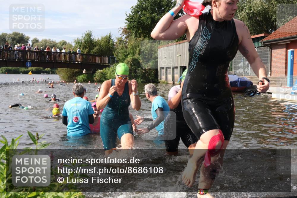 31.08.2025 - Elbe Triathlon Hamburg Luisa Fischer http://msf.ph/oto/8686108 31.08.2025 10:42:58 Schwimmen 988, 1358, 1366, 1383, 1394, 1414, 1435, 1474, 1481 meine-sportfotos.de