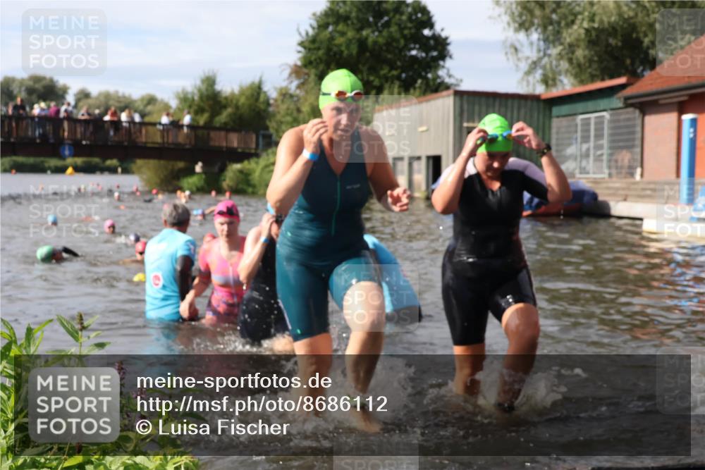 31.08.2025 - Elbe Triathlon Hamburg Luisa Fischer http://msf.ph/oto/8686112 31.08.2025 10:42:59 Schwimmen 1358, 1366, 1383, 1394, 1414, 1435, 1474, 1481 meine-sportfotos.de