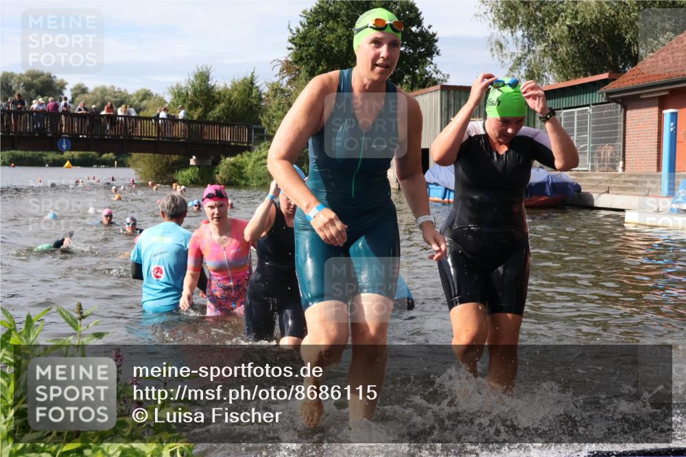 31.08.2025 - Elbe Triathlon Hamburg Luisa Fischer http://msf.ph/oto/8686115 31.08.2025 10:42:59 Schwimmen 1358, 1366, 1383, 1394, 1414, 1435, 1474, 1481 meine-sportfotos.de