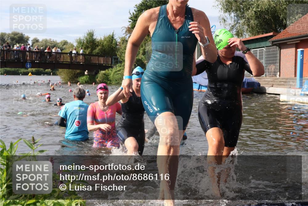 31.08.2025 - Elbe Triathlon Hamburg Luisa Fischer http://msf.ph/oto/8686116 31.08.2025 10:43:00 Schwimmen 1358, 1366, 1383, 1394, 1414, 1435, 1474, 1481 meine-sportfotos.de