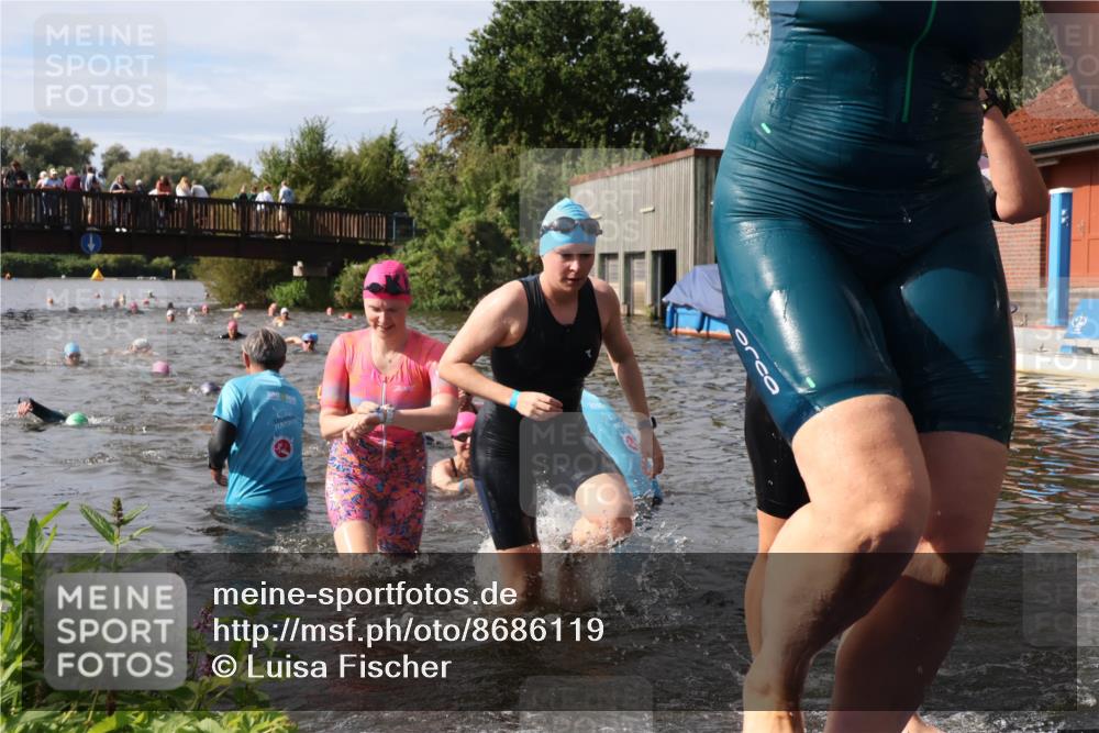 31.08.2025 - Elbe Triathlon Hamburg Luisa Fischer http://msf.ph/oto/8686119 31.08.2025 10:43:00 Schwimmen 1358, 1366, 1383, 1394, 1414, 1435, 1474, 1481 meine-sportfotos.de