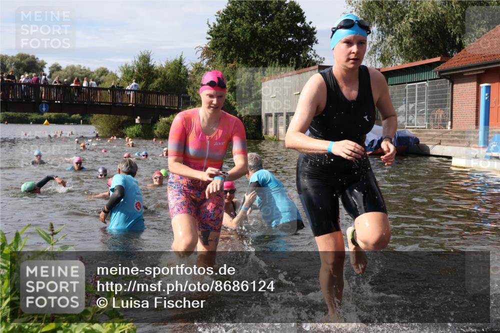 31.08.2025 - Elbe Triathlon Hamburg Luisa Fischer http://msf.ph/oto/8686124 31.08.2025 10:43:01 Schwimmen 1351, 1358, 1366, 1383, 1394, 1414, 1435, 1443, 1474, 1481, 1504 meine-sportfotos.de