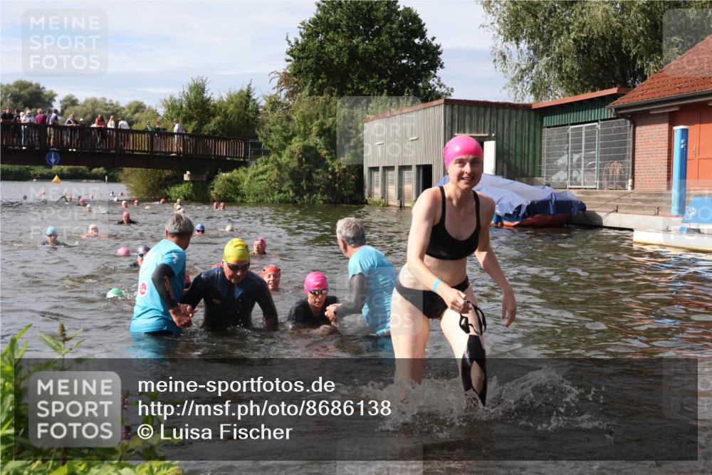 31.08.2025 - Elbe Triathlon Hamburg Luisa Fischer http://msf.ph/oto/8686138 31.08.2025 10:43:04 Schwimmen 1351, 1358, 1366, 1383, 1414, 1443, 1462, 1474, 1504 meine-sportfotos.de