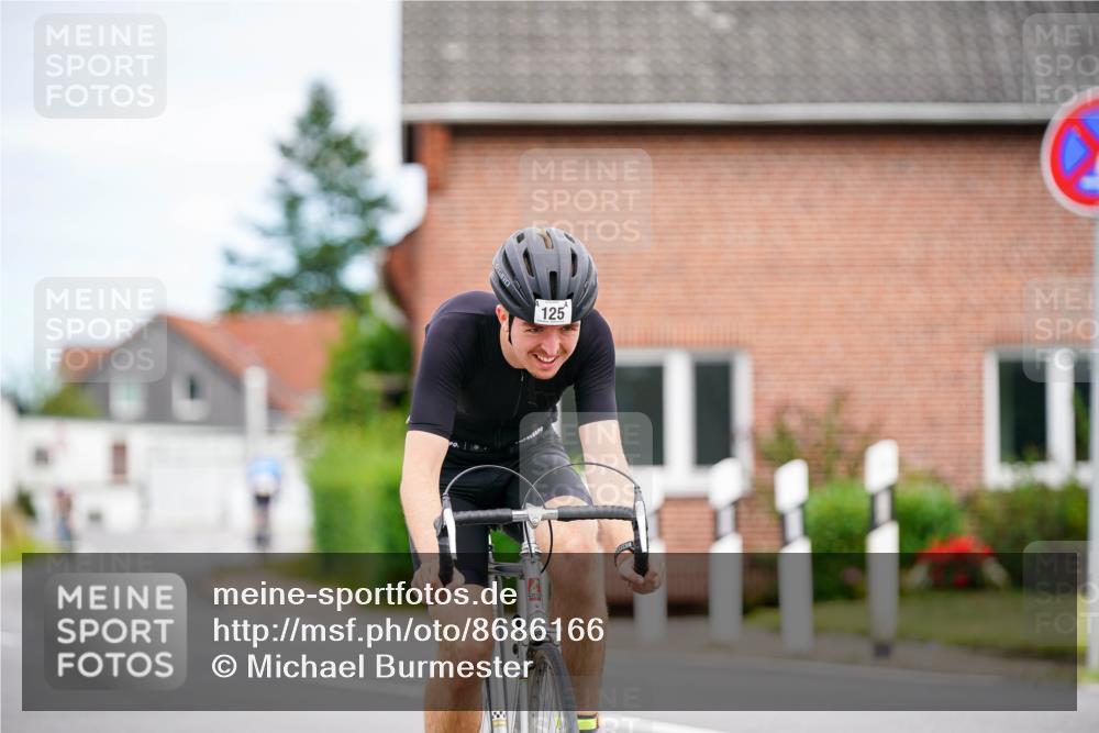 31.08.2025 - Elbe Triathlon Hamburg Michael Burmester http://msf.ph/oto/8686166 31.08.2025 14:17:25 Radfahren 125, 144 meine-sportfotos.de