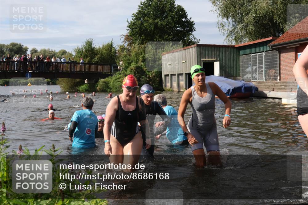 31.08.2025 - Elbe Triathlon Hamburg Luisa Fischer http://msf.ph/oto/8686168 31.08.2025 10:43:15 Schwimmen 1346, 1347, 1349, 1351, 1374, 1380, 1431, 1443, 1462, 1493, 1504 meine-sportfotos.de