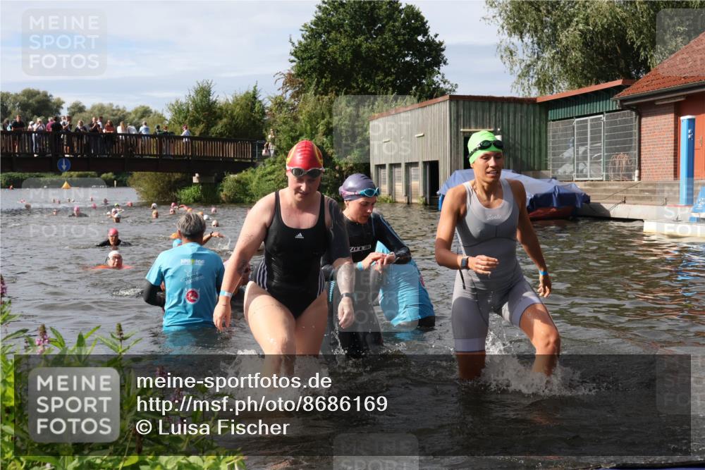 31.08.2025 - Elbe Triathlon Hamburg Luisa Fischer http://msf.ph/oto/8686169 31.08.2025 10:43:15 Schwimmen 1346, 1347, 1349, 1351, 1374, 1380, 1431, 1443, 1462, 1493, 1504 meine-sportfotos.de