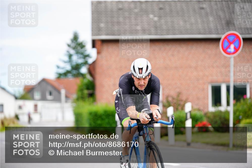 31.08.2025 - Elbe Triathlon Hamburg Michael Burmester http://msf.ph/oto/8686170 31.08.2025 14:17:27 Radfahren 125, 140, 144 meine-sportfotos.de