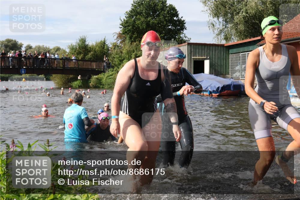 31.08.2025 - Elbe Triathlon Hamburg Luisa Fischer http://msf.ph/oto/8686175 31.08.2025 10:43:16 Schwimmen 1346, 1347, 1349, 1374, 1380, 1409, 1431, 1462, 1493 meine-sportfotos.de