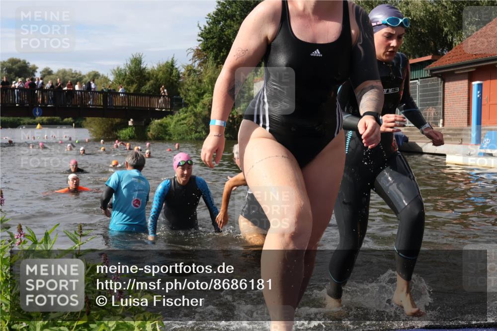 31.08.2025 - Elbe Triathlon Hamburg Luisa Fischer http://msf.ph/oto/8686181 31.08.2025 10:43:17 Schwimmen 1346, 1347, 1349, 1374, 1380, 1409, 1431, 1462, 1493 meine-sportfotos.de